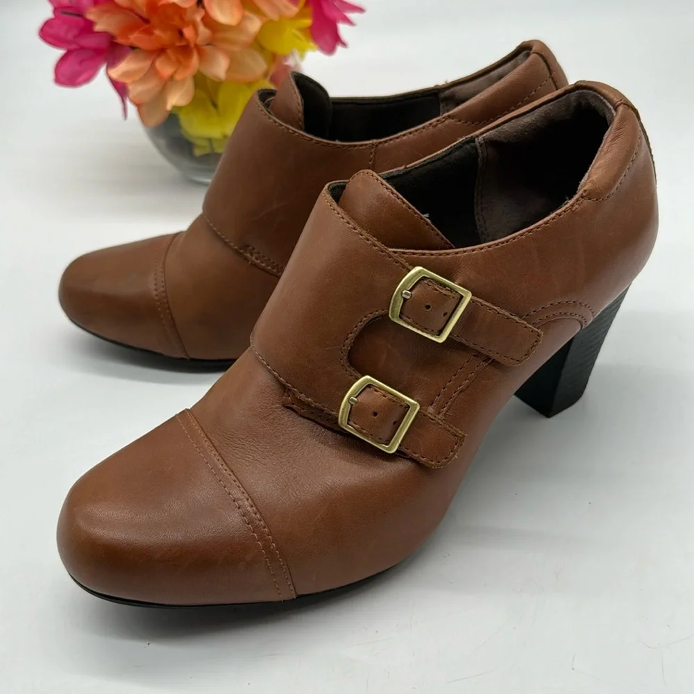 Clarks Bendables Carmel Color Leather Heels Size 10 MCH6873E - Picture 1 of 7